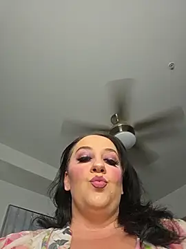 Snapshot of CreamVixen chatting on June 12, 8:06 pm CreamVixen online show from June 12, 8:06 pm