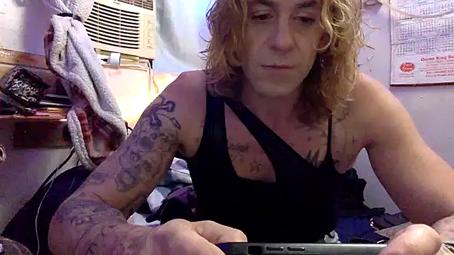 Snapshot of VanillaSnowcones chatting on June 7, 9:47 am VanillaSnowcones online show from June 7, 9:47 am