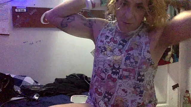 Snapshot of VanillaSnowcones chatting on June 6, 2:39 am VanillaSnowcones online show from June 6, 2:39 am