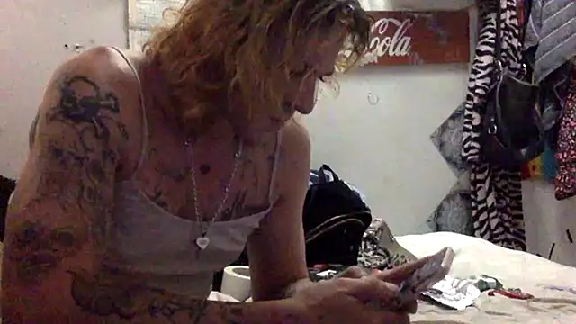 Snapshot of VanillaSnowcones chatting on June 17, 7:46 pm VanillaSnowcones online show from June 17, 7:46 pm