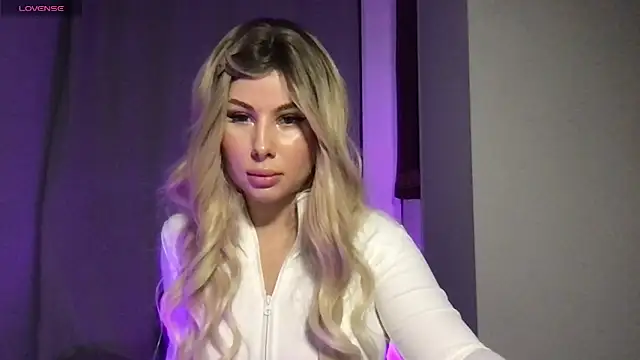 Lili Weiss online show from June 3, 6:12 pm