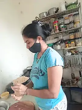 Snapshot of sakshi_moni chatting on June 25, 5:12 am sakshi moni online show from June 25, 5:12 am