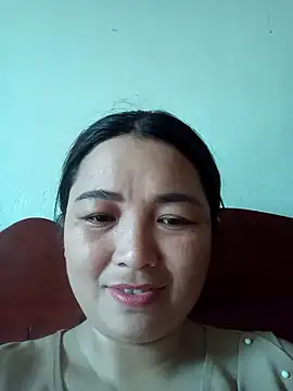 Snapshot of Giee00 chatting on May 24, 8:47 am Giee00 online show from May 24, 8:47 am