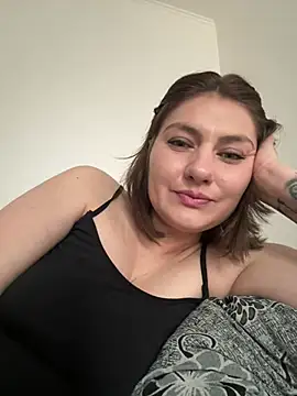 babyella13 online show from June 24, 1:32 pm