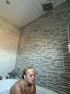Snapshot of naughtygirl6989 chatting on July 15, 4:03 pm naughtygirl6989 online show from July 15, 4:03 pm