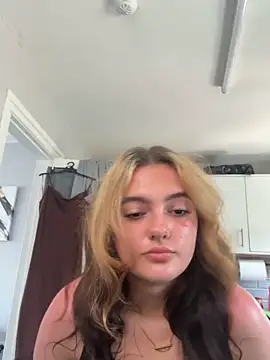 naughtygirl6989 online show from May 26, 10:46 am
