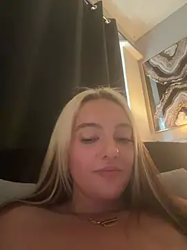 Snapshot of naughtygirl6989 chatting on July 13, 7:35 pm naughtygirl6989 online show from July 13, 7:35 pm
