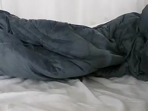 Hotpetitte online show from June 20, 1:43 am
