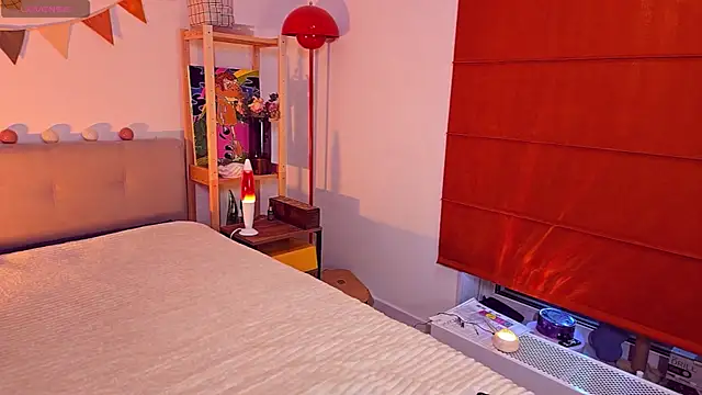 Snapshot of come_in_bed chatting on July 16, 3:53 pm come in bed online show from July 16, 3:53 pm