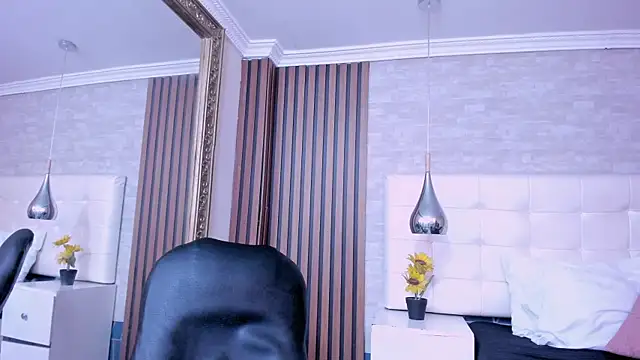 SofiaThoompson online show from June 25, 8:47 pm