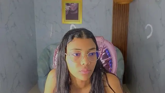 Snapshot of valentina_gomez_s chatting on June 18, 12:43 pm valentina gomez s online show from June 18, 12:43 pm