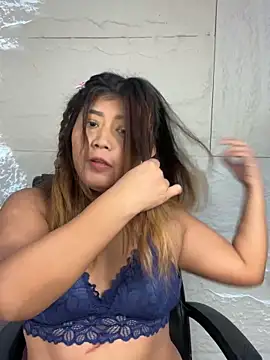 LyraMilano online show from June 3, 12:39 pm