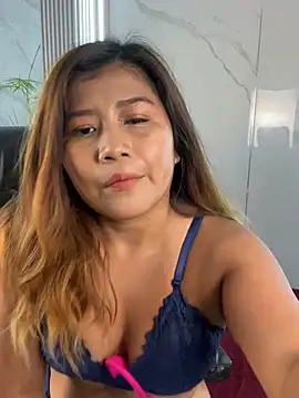 LyraMilano online show from May 27, 12:34 pm