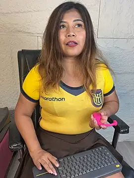 LyraMilano online show from June 30, 1:00 pm