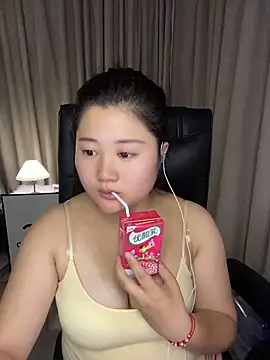 Luckysisi-s online show from June 6, 1:27 pm