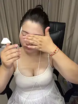 Luckysisi-s online show from June 14, 2:07 pm