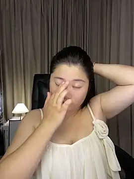 Luckysisi-s online show from June 2, 3:01 pm