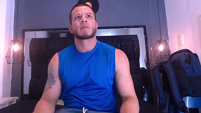 Snapshot of Maximiliano_Stronge chatting on May 29, 7:20 pm Maximiliano Stronge online show from May 29, 7:20 pm