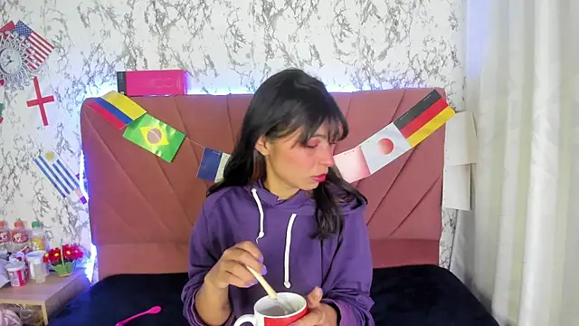 Mia Belmonte online show from July 8, 7:58 pm