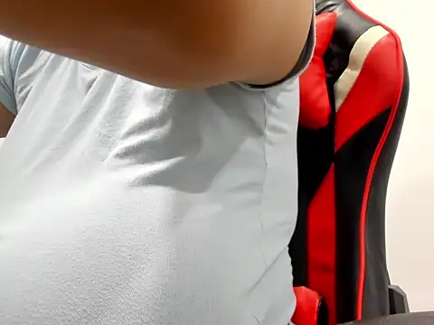 misssweetstits online show from May 27, 3:52 pm