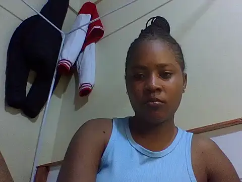 Prettydoll2 online show from May 31, 5:40 pm