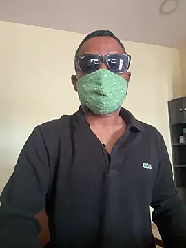 Snapshot of syntaxbear chatting on June 27, 7:36 am syntaxbear online show from June 27, 7:36 am