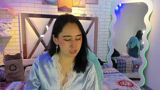 Snapshot of Lua_bloom_ chatting on July 5, 3:44 am Lua bloom online show from July 5, 3:44 am