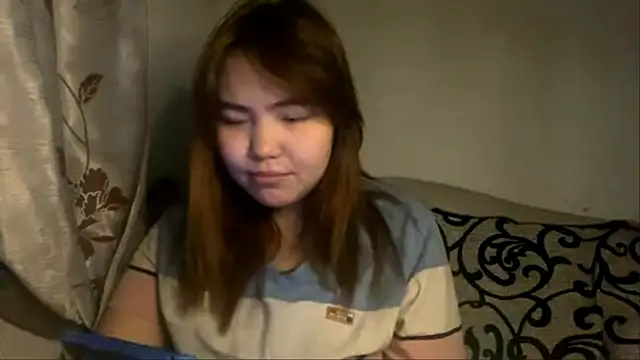 Snapshot of Molly_Teddy chatting on June 4, 2:22 pm Molly Teddy online show from June 4, 2:22 pm