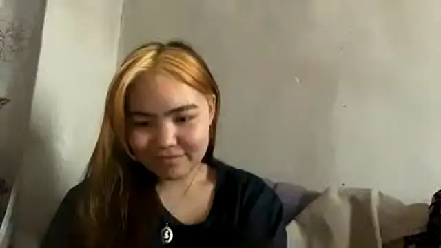 Snapshot of Molly_Teddy chatting on June 11, 8:11 am Molly Teddy online show from June 11, 8:11 am