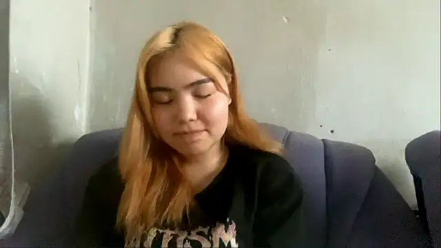 Snapshot of Molly_Teddy chatting on June 26, 10:10 am Molly Teddy online show from June 26, 10:10 am