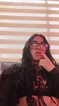 Snapshot of Kimdyy_ chatting on July 3, 7:42 pm Kimdyy online show from July 3, 7:42 pm
