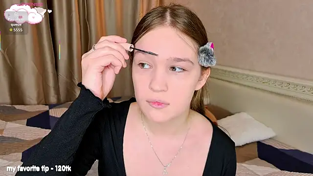 PlayfulMelly online show from July 7, 3:15 pm