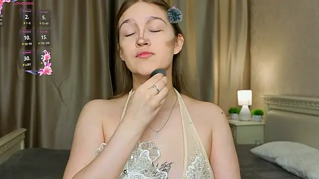 PlayfulMelly online show from June 18, 6:24 pm