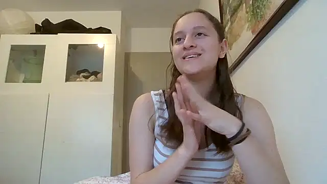 Snapshot of SoftieSophie chatting on June 4, 5:06 pm SoftieSophie online show from June 4, 5:06 pm