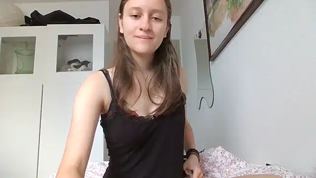 Snapshot of SoftieSophie chatting on June 11, 4:53 am SoftieSophie online show from June 11, 4:53 am