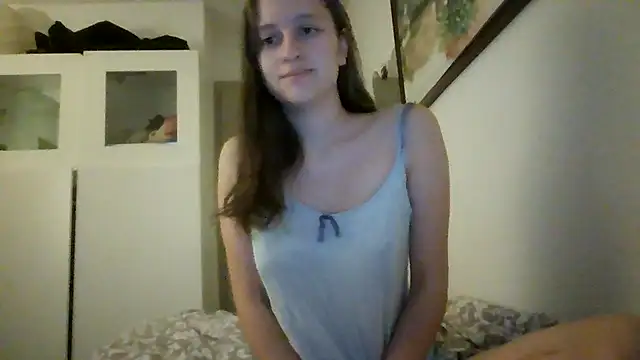 Snapshot of SoftieSophie chatting on May 27, 3:03 am SoftieSophie online show from May 27, 3:03 am