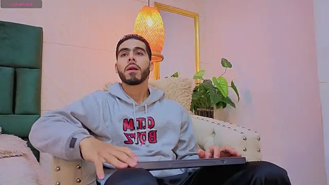 Snapshot of Jadiel_Stone chatting on June 15, 12:49 pm Jadiel Stone online show from June 15, 12:49 pm