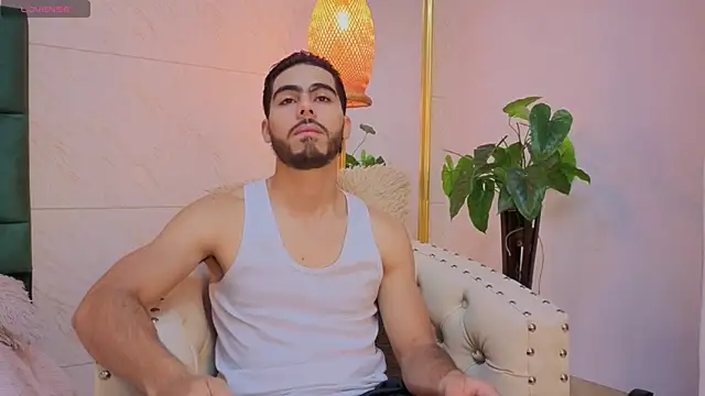 Snapshot of Jadiel_Stone chatting on June 18, 12:21 pm Jadiel Stone online show from June 18, 12:21 pm
