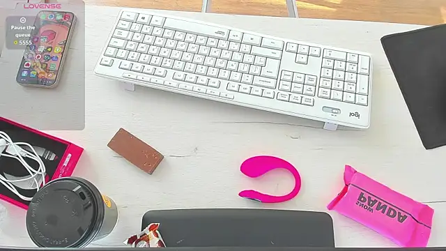 Snapshot of Kitkatvel chatting on June 8, 5:41 am Kitkatvel online show from June 8, 5:41 am