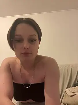 Quenn667 online show from May 24, 8:20 pm