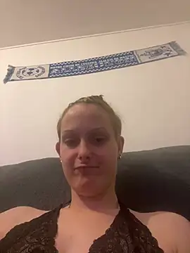 Snapshot of Quenn667 chatting on July 16, 9:34 pm Quenn667 online show from July 16, 9:34 pm