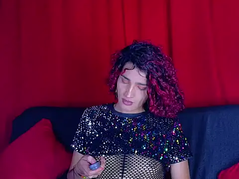 aura sterling online show from May 30, 8:25 pm
