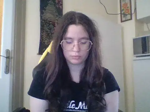 Snapshot of SzexiMacska chatting on May 28, 10:11 am SzexiMacska online show from May 28, 10:11 am
