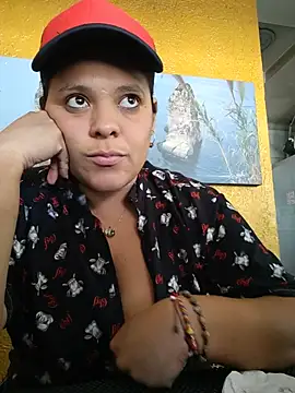 Snapshot of DakotaNaughty chatting on July 16, 8:28 pm DakotaNaughty online show from July 16, 8:28 pm