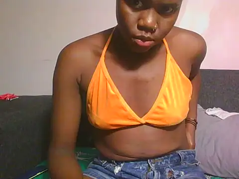 Snapshot of Midnight_whisper01 chatting on June 20, 5:29 pm Midnight whisper01 online show from June 20, 5:29 pm