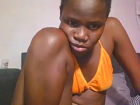 Snapshot of Midnight_whisper01 chatting on June 21, 5:35 am Midnight whisper01 online show from June 21, 5:35 am