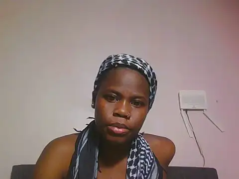 Snapshot of Midnight_whisper01 chatting on June 14, 4:19 pm Midnight whisper01 online show from June 14, 4:19 pm