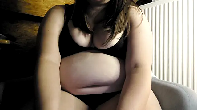 Snapshot of Lunekiss chatting on May 26, 9:46 pm Lunekiss online show from May 26, 9:46 pm