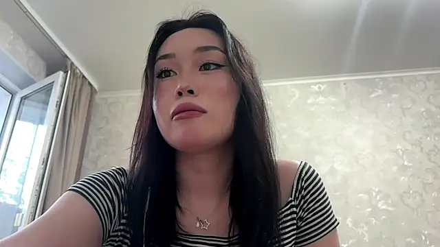LilowNax online show from June 7, 4:12 pm