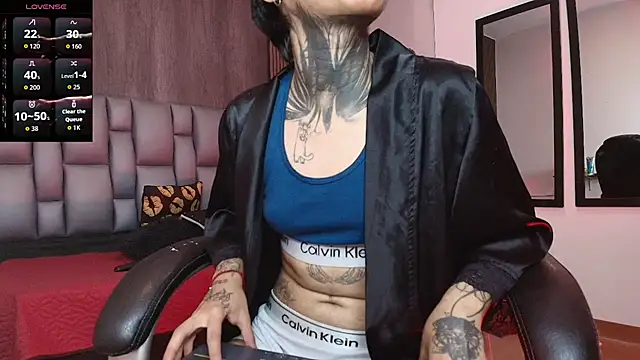 hottiesjuls online show from June 20, 8:25 pm